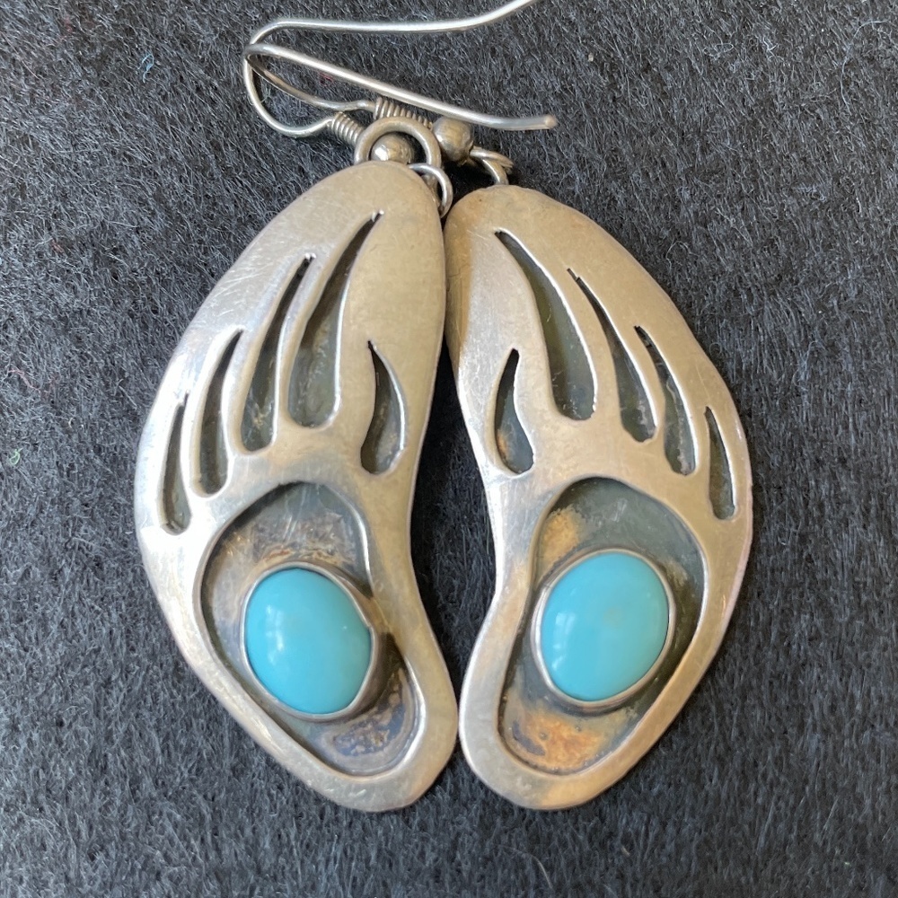 Turquoise Native American bear claw earrings. - Picture 3 of 8
